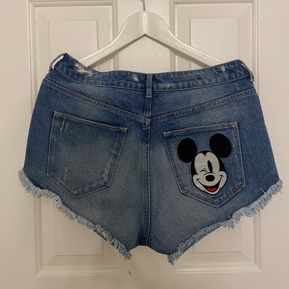 🆕 H&M Mickey Shorts